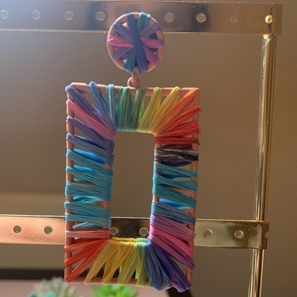 SALE💚 any 3 for $18 💚 rainbow Woven Statement Chunky Earrings - Picture 3 of 4